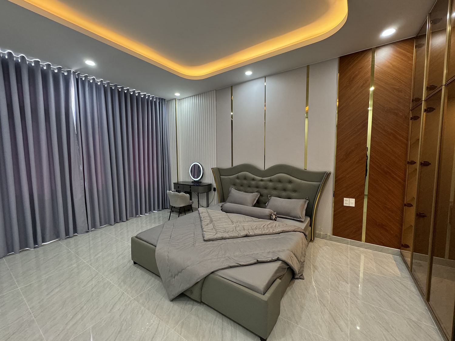 Hẻm xe hơi khu VIP Trường Chinh, Q.Tân Bình, Nhà phố 2 lầu, s.thượng, mới 100% full nội thất c.cấp